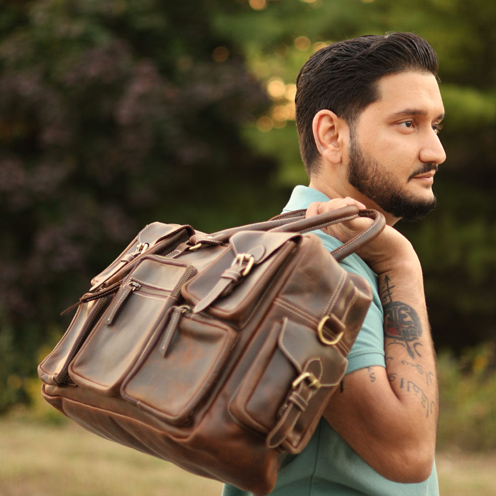 The Traveler Messenger bag