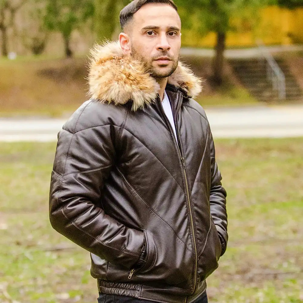 Close-up of the V-Bomber’s luxurious fur collar, highlighting the texture and tonal brown shades against the smooth leather.
